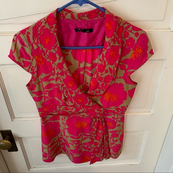 Nanette Lepore 100% Silk Made in USA Fuchsia Pink Floral Cap Sleeve Wrap Shirt - Picture 3 of 11